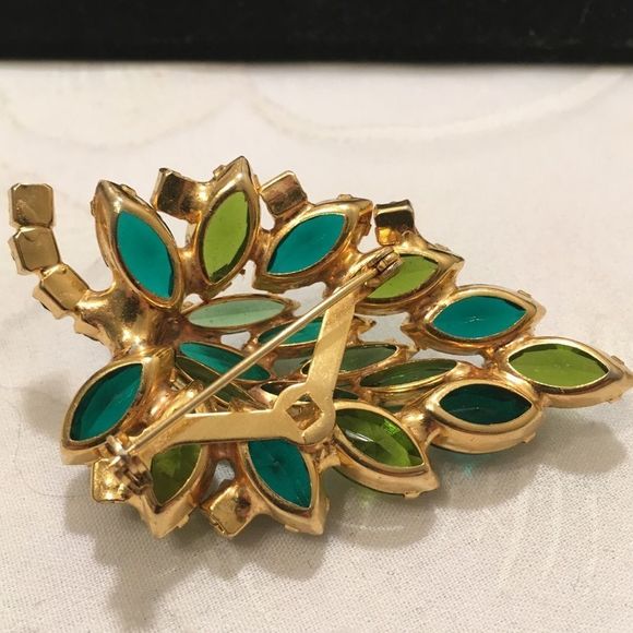 Vintage Shades Of Green Rhinestone Brooch - Picture 5 of 6